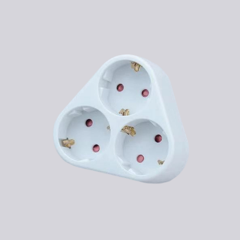 G01-03A deutscher Typ dreieckiger Adapter mit runden Steckern